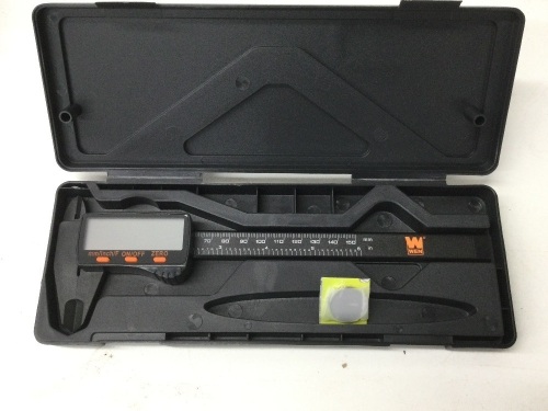  6.1-Inch Stainless Steel Water-Resistant Digital Caliper with LCD Readout and Storage Case, IP54 Rated,appears new - Lot 170