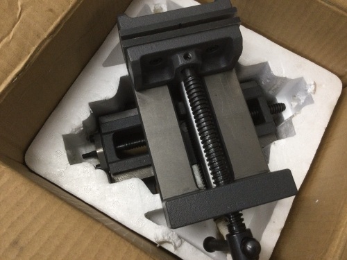  WEN 4 INCH CROSS VISE,APPEARS NEW - Lot 193
