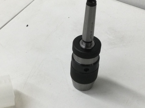 WEN LA162L 5/8-Inch Keyless Drill Chuck with MT2 Arbor Taper,APPEARS NEW - Lot 266