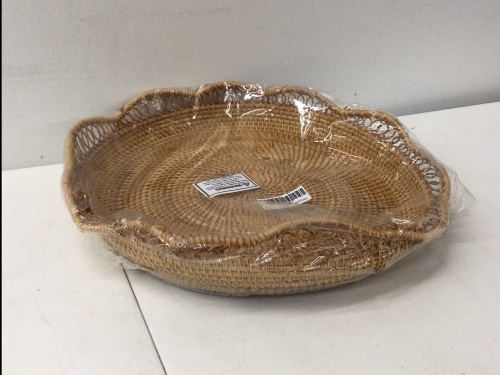 8 9 Inch Handmade Wicker Basket Tray with Scalloped Edge and 3”Deep Wall, Decorative Woven Brown Bread Basket Fruit Bowl Key Holder Table Centerpiece,,appears new - Lot 383