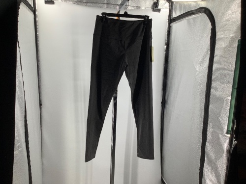 Natural Reflections Women's Pants, Medium, Appears New - Lot 184