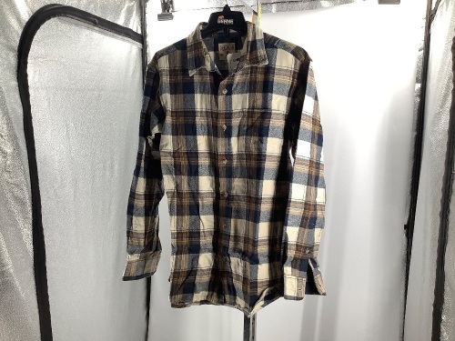 Red Head Men's Flannel, Medium, Appears New - Lot 318