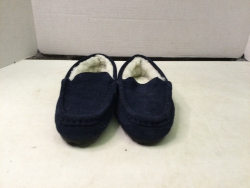 Youth Slippers, 2M, Appears New - Lot 407