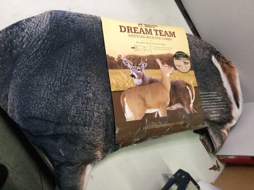 Dream Team Deer Decoy, Ecommerce Return, Missing some poles - Lot 425