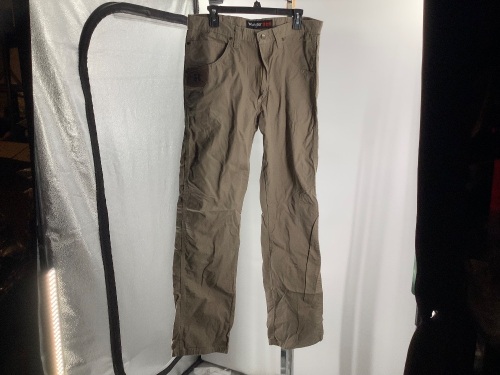 Wrangler Riggs Workwear, 34x34, Appears New - Lot 385