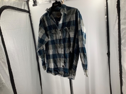 Red Head Men's Flannel, Medium, Appears New - Lot 506
