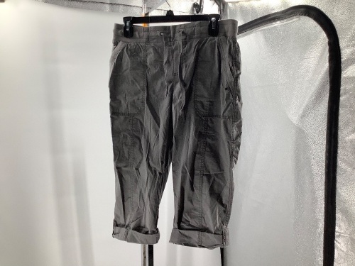 Natural Reflections Women's Capri, 6 Regular, Appears New - Lot 519