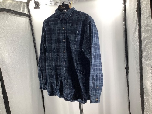 Red Head Men's Flannel, Medium, Appears New - Lot 523