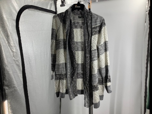 Natural Reflections Women's Cardigan, Large, Appears New - Lot 530