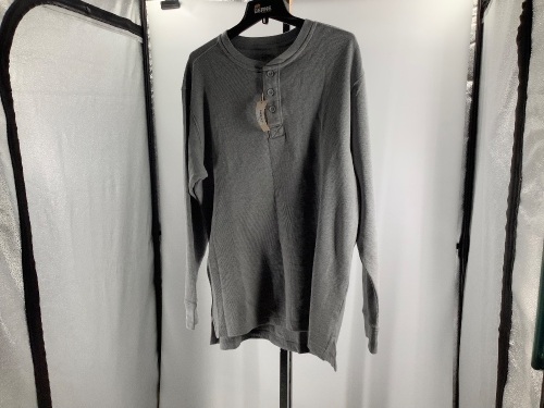 Red Head Men's Thermal, Medium, Appears New - Lot 532