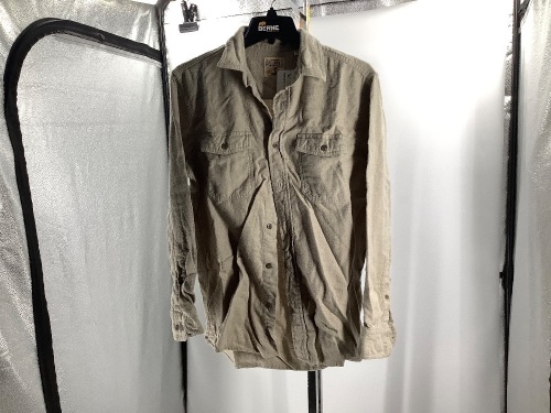 Red Head Men's Shirt, Medium, Appears New - Lot 535