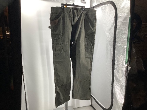 Wrangler, Men work pant, 44x34, Appears New - Lot 553