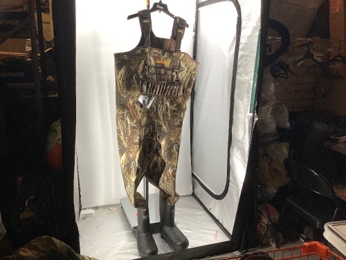 Mens Waders, Size 12, Appears New  - Lot 587
