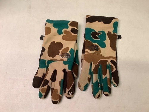 The North Face, Large Camo Gloves, E-commerce Return - Lot 609