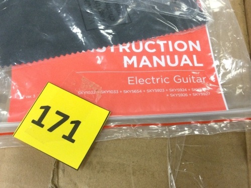 Beginner Electric Guitar Kit w/ Case, 10W Amp, Tremolo Bar - 39in - Lot 171