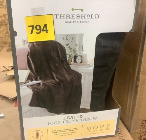 Threshold Heated Microplush Throw - Lot 794