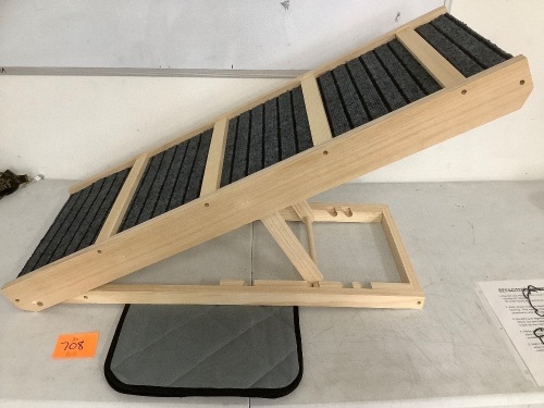 Folding Pet Ramp - Lot 708