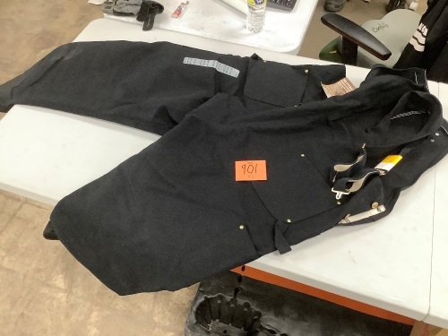 Carhartt Big Overalls (46x32) - Lot 901