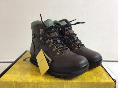 Womens Hiking Shoes, 7.5M, Appears new - Lot 891
