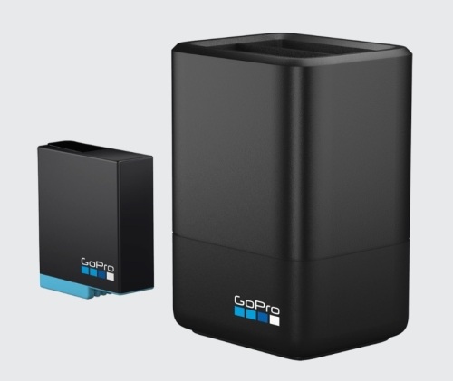 GoPro Dual Battery Charger + Battery, Powers Up, Appears New - Lot 616