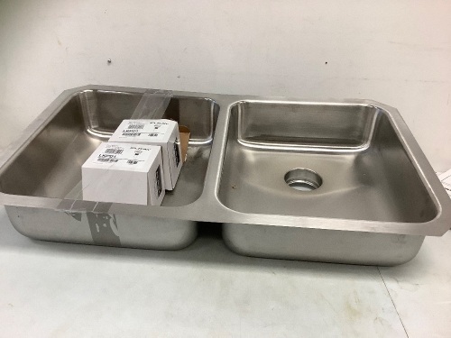 Elkay Double Sink, 30.5x18.5, E-Commerce Return - Lot 833