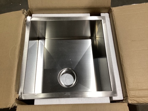 Voilamart Commercial Stainless Steel Kitchen Sink - Lot 464