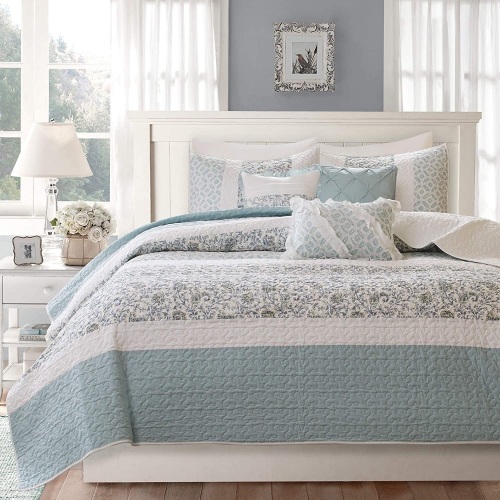 6 Piece Madison Park Bedding Layer with Quilt and Decorative Pillows.  - Lot 1070