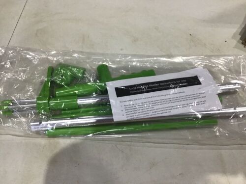 Long Handled Stand Up Weeder  - Lot 1181