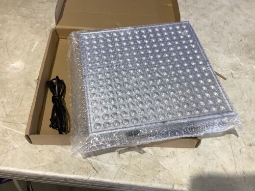 Lot of (4) 1500W LED Full Spectrum Grow Lights - Lot 251