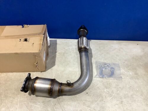Catalytic Converter Fits Chevy/Chevrolet Equinox Captiva Sport GMC Terrain 2010-2014 2.4L - Lot 161