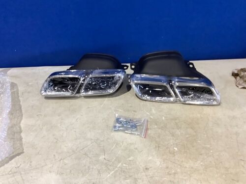 Set of Square Dual Exhaust Tips  - Lot 390