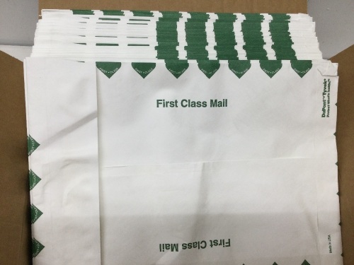  First Class EasyClose Catalog Envelopes, 9.5"L x 12.5"H, White with Green Diamond Border, 100/Box ,New - Lot 171
