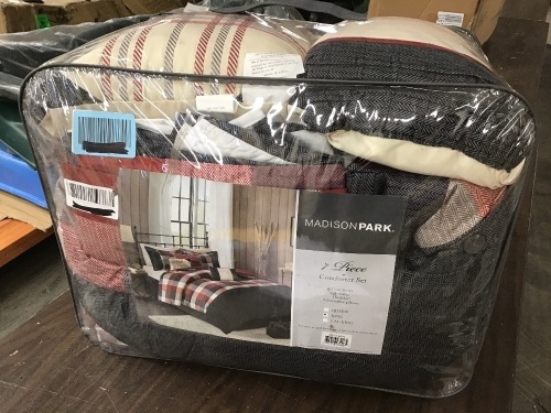 Madison Park Ridge 7 Piece Herringbone Comforter Set in Red, King - E-Comm Return, Appears New  - Lot 390