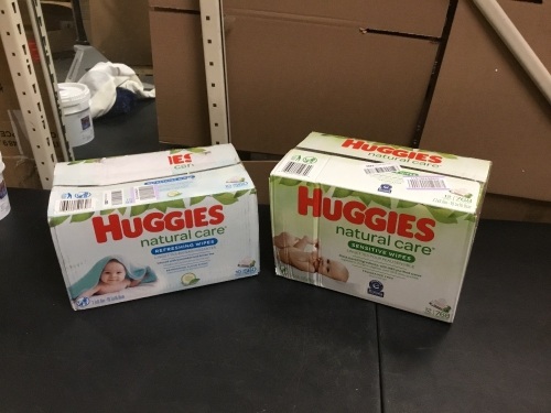 Huggies Natural Care Refreshing Wipes & Sensitive Wipes - Appear New - Lot 573