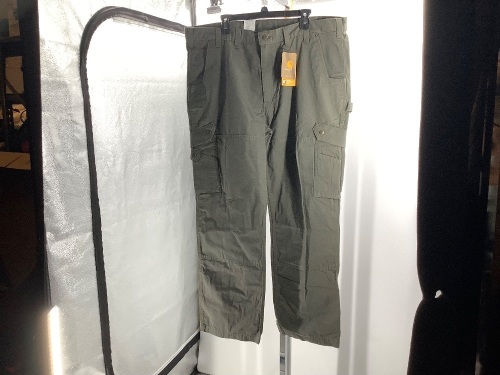 Carhartt Men's Pants, 44x32, Appears New - Lot 210