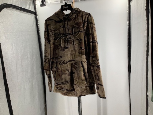 Under Armor, Large Camo Hoodie, Appears New 