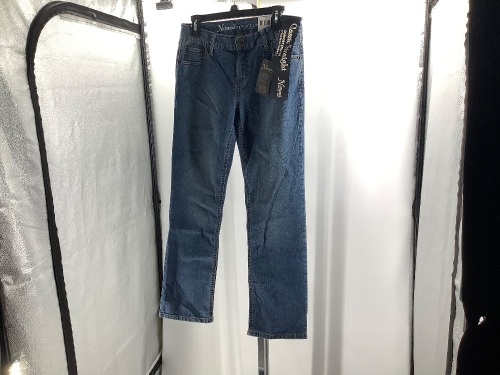 Natural Reflections, Women Pant, Size 8P, Appears New - Lot 336