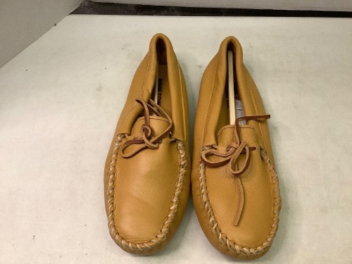 Minnetonka Men's Deerskin Softsole Mocs, 8, Ecommerce Return - Lot 402