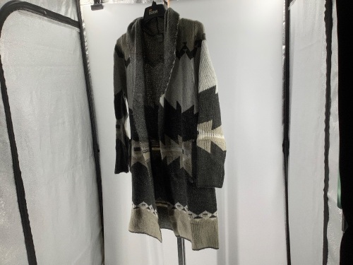 Natural Reflections Women's Cardigan, Small, Appears New - Lot 533