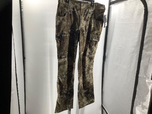 Men's Camo Pants, 38 Regular, Appears New - Lot 700