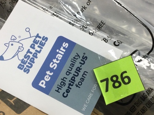 Best Pet Supplies Pet Stairs - Lot 786