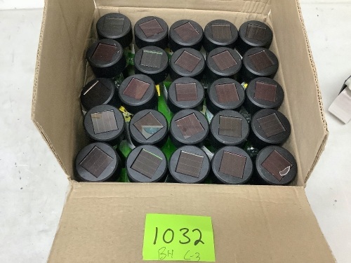 25 Plastic Solar Stake Lights - Lot 1032
