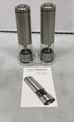 2pcs Latent Epicure Salt/Pepper Grinders, Appears New - Lot 379