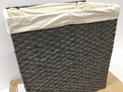 WICKER BASKET,APPEARS NEW - Lot 41