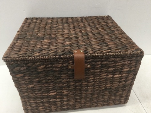 Mobile Water Hyacinth Rolling Filing Cabinet Storage Basket w/ Lid, Wheels,NEW - Lot 186