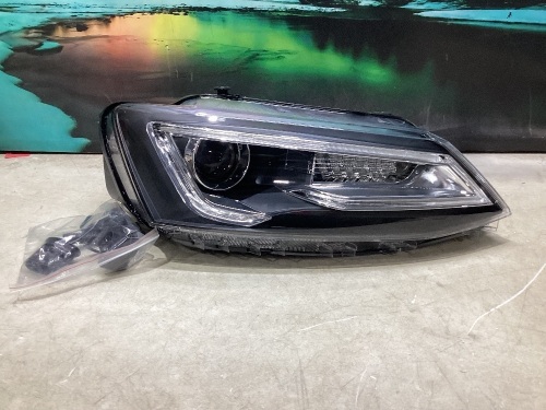 VLAND LED Headlights For Volkswagen Jetta MK6 2011-2018 - Lot 250