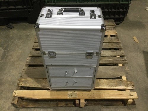 3 in 1 Professional Aluminum Rolling Makeup Trolley - Lot 474