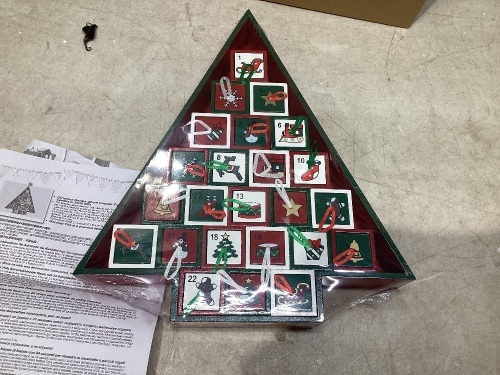 lot of (4) Christmas Decorations Wooden Tree Advent Calendar W/24 Doors,inside And Frame Are In Red  - Lot 786
