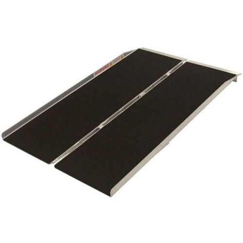 Prairie View Industries SFW330 Portable Singlefold Ramp, 3 ft x 30 in - Lot 1053