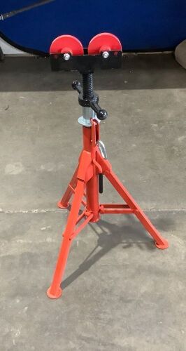 Roller Head Pipe Stand  - Lot 1010